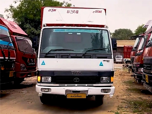 TATA 709