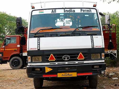 TATA 710