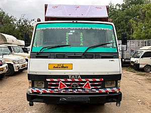 TATA 709